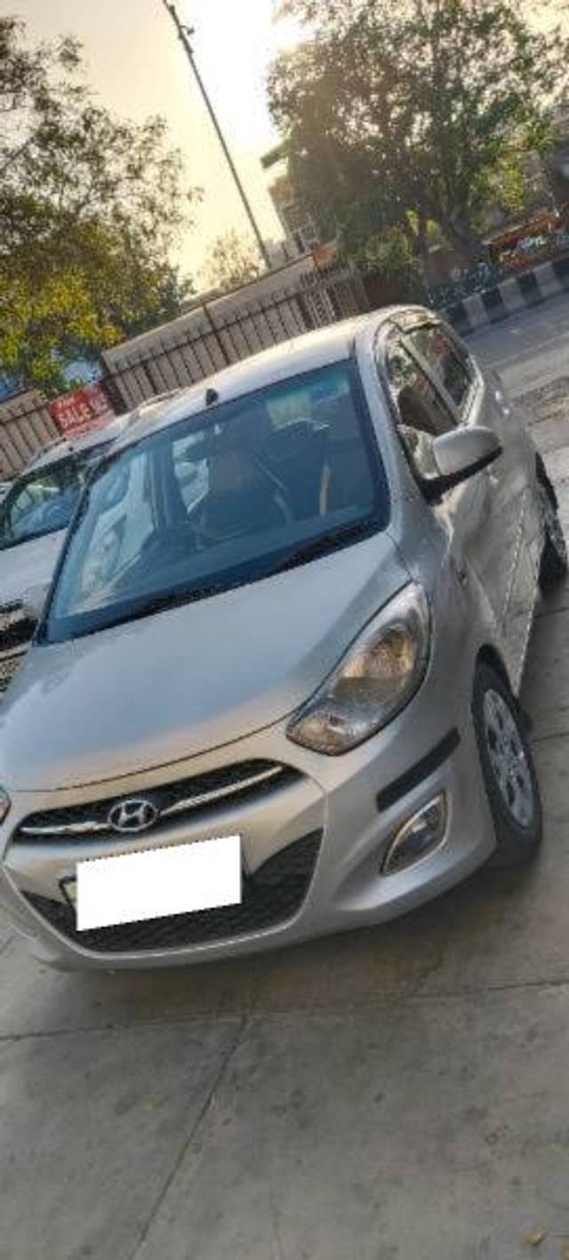 https://images10.gaadi.com/usedcar_image/4618310/original/processed_ca6bf5d5-97a7-470b-ab7b-11bdd13be7e7.jpg?imwidth=6400
