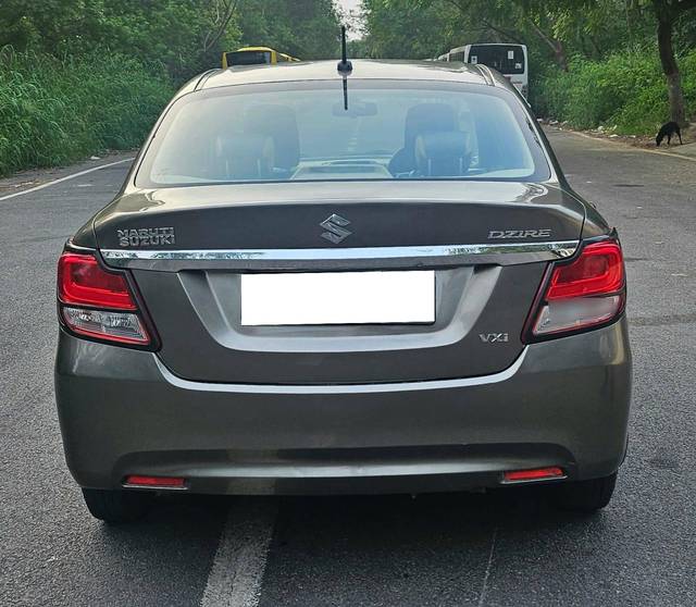 https://images10.gaadi.com/usedcar_image/4618311/original/processed_e723f4d5e8261241f4cad5d2d5c397f1.jpg?imwidth=6402