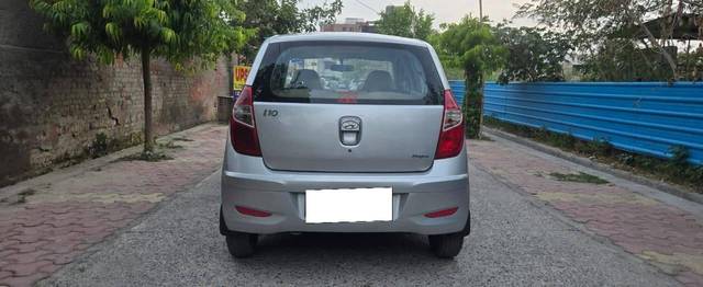 https://images10.gaadi.com/usedcar_image/4618312/original/processed_a0b6b7befd636fb4a23eaa6214613e19.jpg?imwidth=6402
