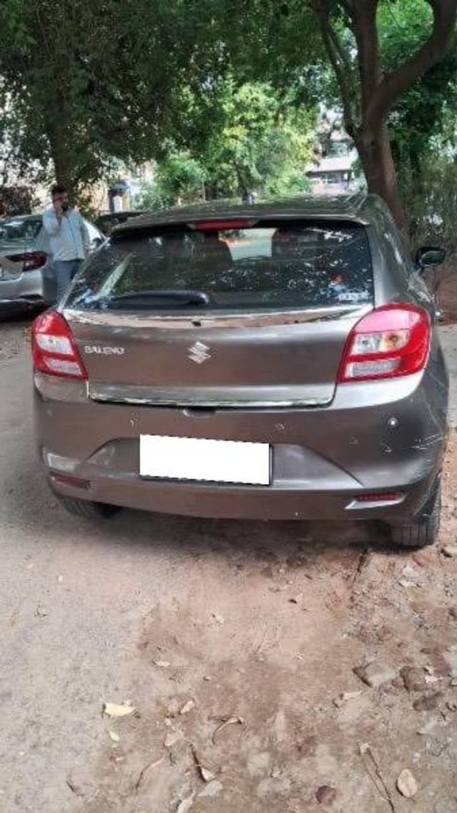 https://images10.gaadi.com/usedcar_image/4618316/original/processed_18a573df-0dec-4842-a546-34eff3bd7cf6.jpeg?imwidth=6401