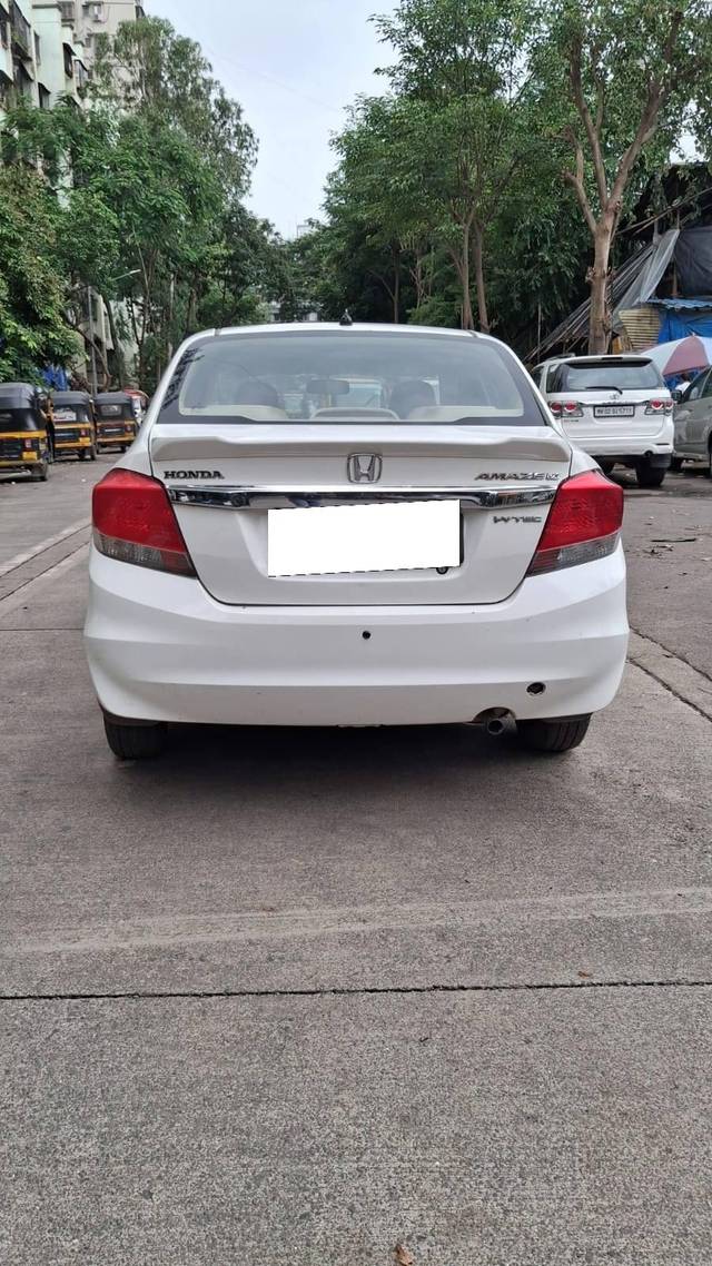 https://images10.gaadi.com/usedcar_image/4618328/original/processed_d865dfd6ec912a6b225ad0a42ec9bf5c.jpg?imwidth=6402