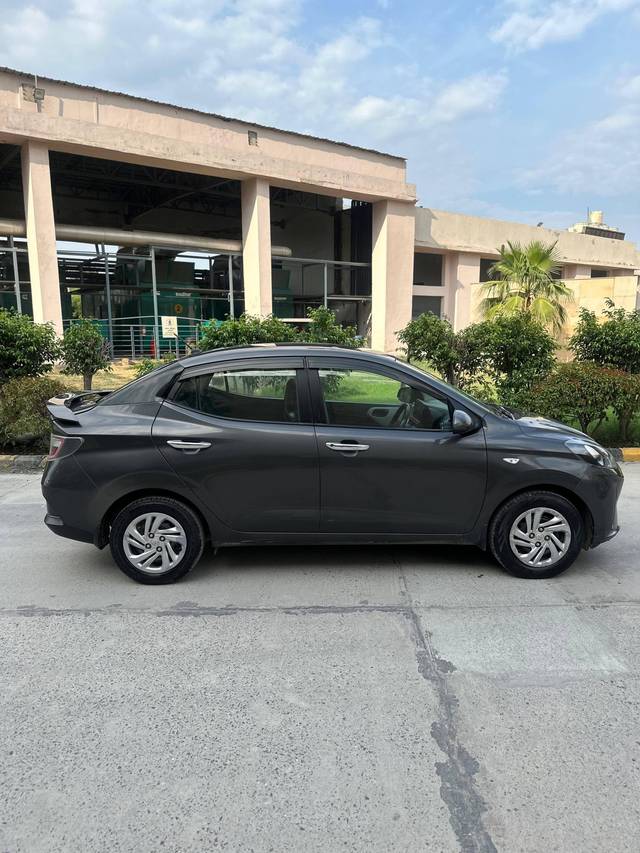 https://images10.gaadi.com/usedcar_image/4618359/original/processed_7121dcd658f16eafee9bfeaa77963c4a.jpg?imwidth=6401