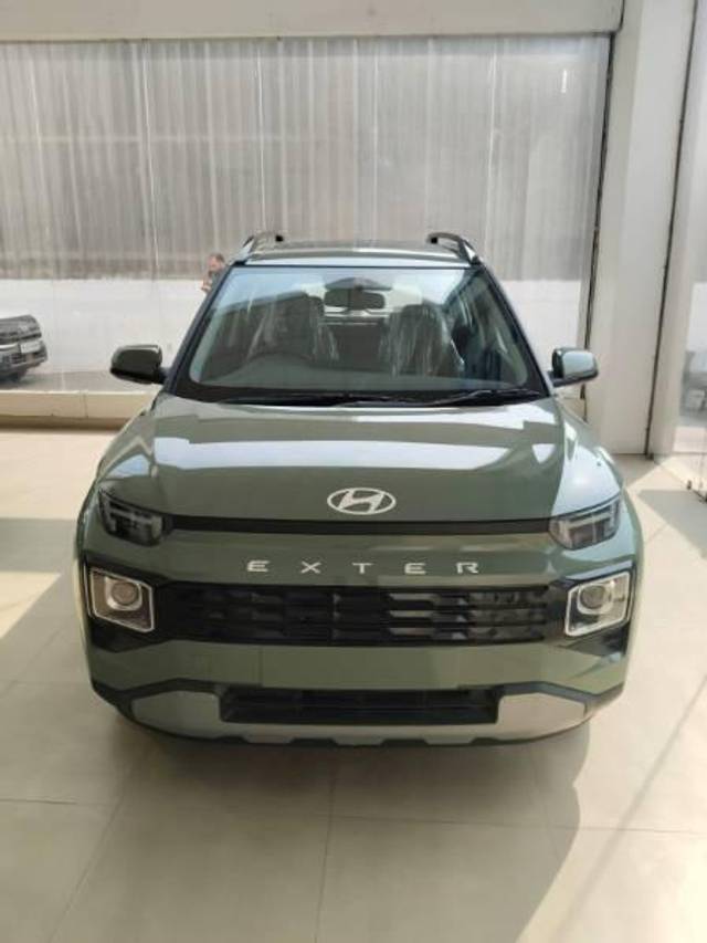 https://images10.gaadi.com/usedcar_image/4618369/original/processed_d4f0f359-f7a2-4eb1-ad13-0d8c7e665ac3.jpg?imwidth=6400