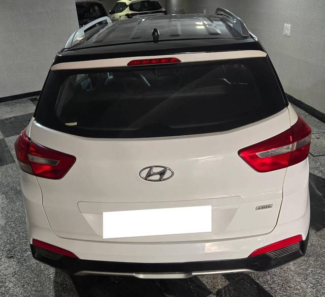 https://images10.gaadi.com/usedcar_image/4618382/original/processed_1e7143ac-4dc5-4474-b5d9-84be88efb418.jpg?imwidth=6402