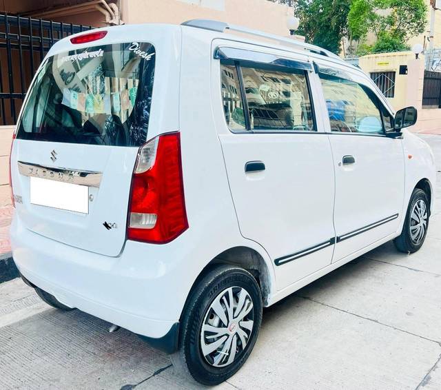 https://images10.gaadi.com/usedcar_image/4618384/original/processed_a2560235de98ba612179295cb09d098c.jpg?imwidth=6401