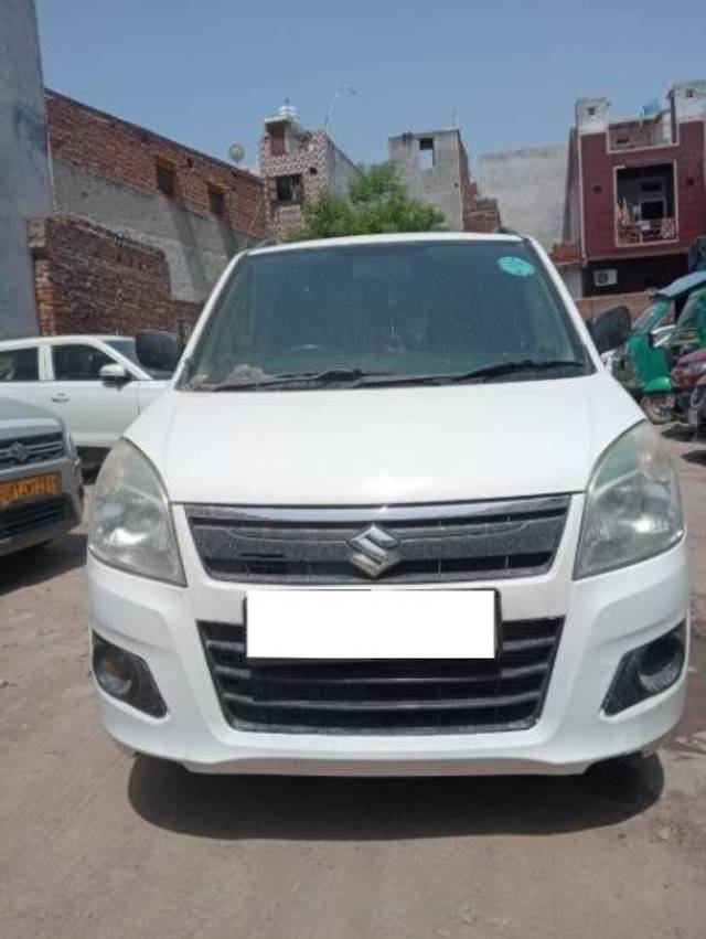 https://images10.gaadi.com/usedcar_image/4618433/original/processed_c5f77d75-aef6-45e2-bbd9-b7094f4a57f8.jpg?imwidth=6401