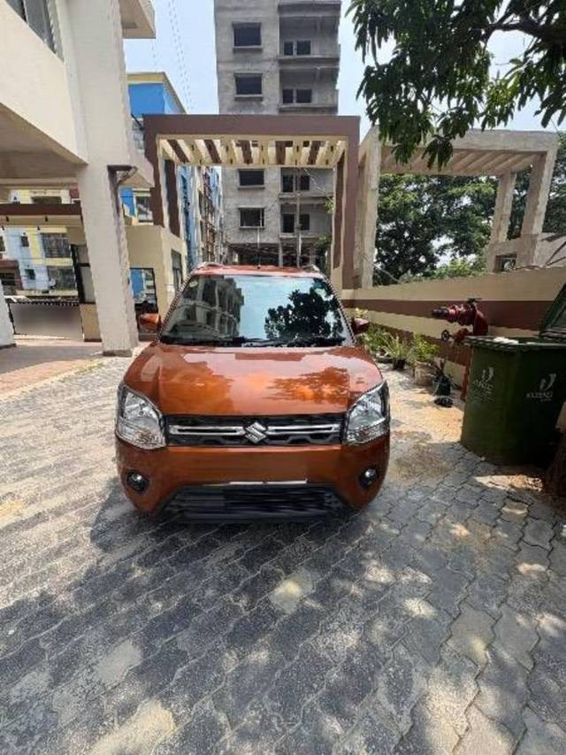 https://images10.gaadi.com/usedcar_image/4618444/original/processed_processed_19760768-19a6-4382-b3a9-d75e89d7f10f.jpeg?imwidth=6400