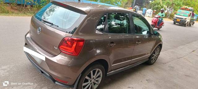 https://images10.gaadi.com/usedcar_image/4618466/original/processed_6162cbd8f6747bf85deb5a129e5a3c7a.jpg?imwidth=6401