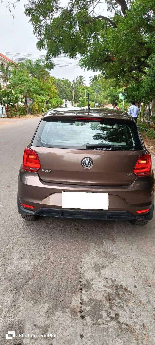 https://images10.gaadi.com/usedcar_image/4618466/original/processed_dc8a950d0f9824bc2e3b95d82844691c.jpg?imwidth=6402
