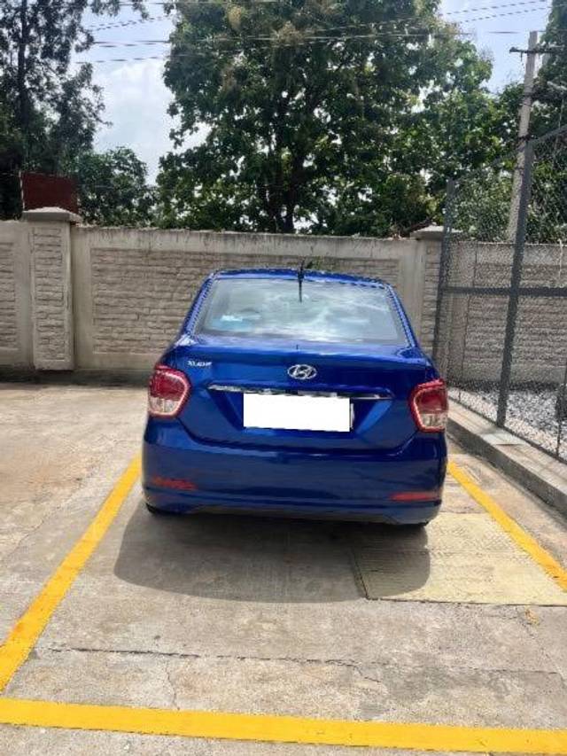 https://images10.gaadi.com/usedcar_image/4618478/original/processed_5d66ce3e-df40-4bbb-b675-b9f4143a8d9a.jpeg?imwidth=6401