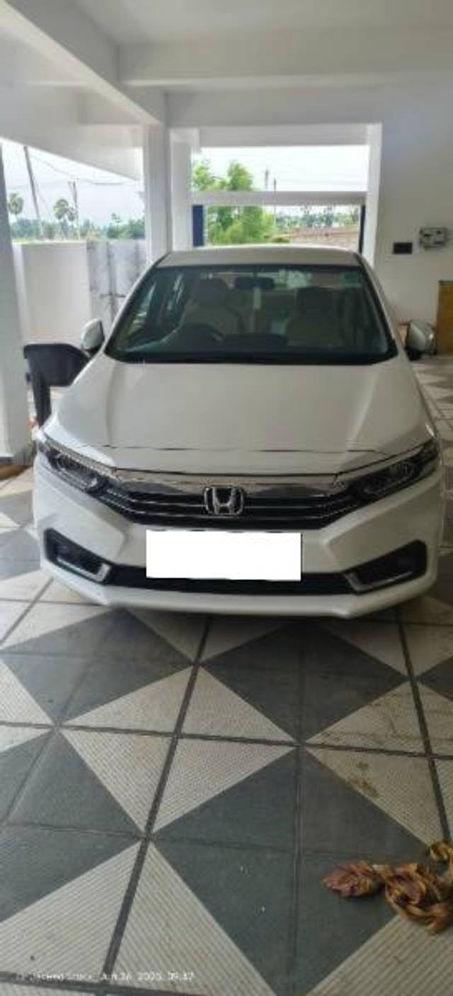 https://images10.gaadi.com/usedcar_image/4618507/original/processed_ce75ae55-4b20-4e5b-a4ab-b45d5d6a4b2f.jpg?imwidth=6402