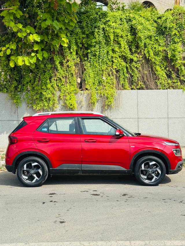 https://images10.gaadi.com/usedcar_image/4618537/original/6af929d395305f96bc8fba9ab4e4527f.jpg?imwidth=6401