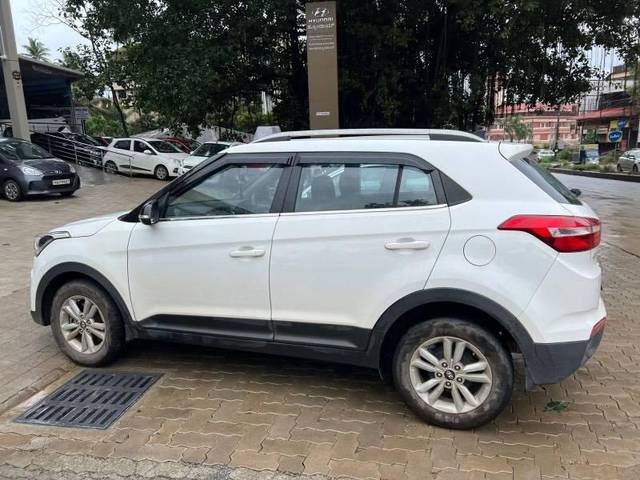 https://images10.gaadi.com/usedcar_image/4618564/original/processed_1b2f1791-c781-4d55-863e-e7c3f58b1ccc.jpeg?imwidth=6401