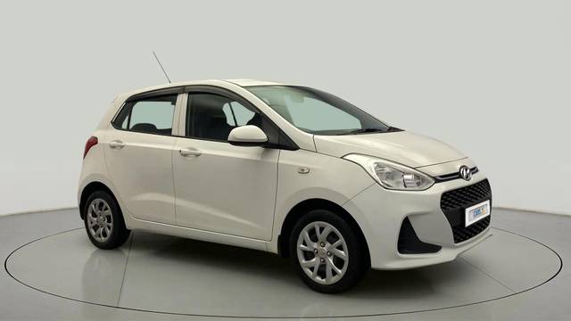 https://images10.gaadi.com/usedcar_image/4618621/original/f575f61f8b9e96699089a21cc5718d55.jpg?imwidth=6400
