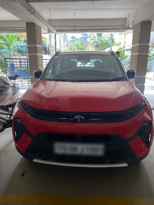 https://images10.gaadi.com/usedcar_image/4618623/original/4490f155-592e-4ff9-b0dd-23526bf9c4a1.png?imwidth=6400