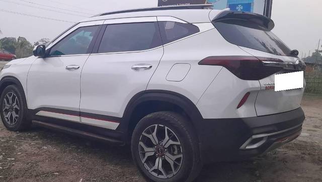 https://images10.gaadi.com/usedcar_image/4618644/original/processed_9418a181-3988-4eb2-abfb-e758bb489973.jpg?imwidth=6401