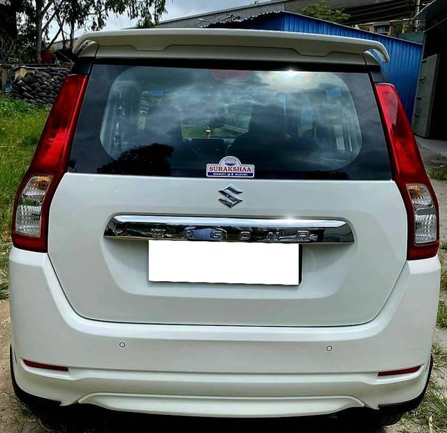 https://images10.gaadi.com/usedcar_image/4618653/original/processed_723e709cb154138c7db3478be5520990.jpg?imwidth=6402