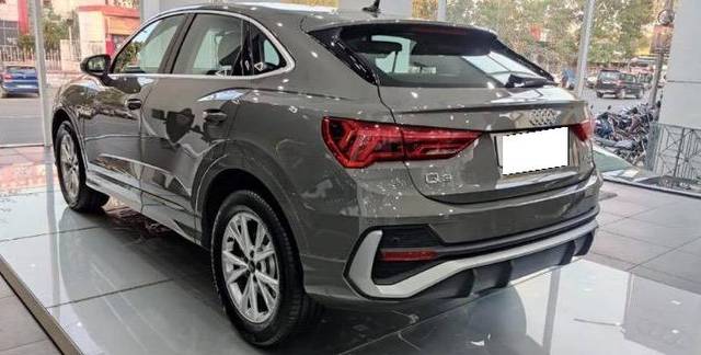 https://images10.gaadi.com/usedcar_image/4618657/original/processed_b61b7626-efcf-4a11-9509-ae4a979ae9ed.jpeg?imwidth=6402