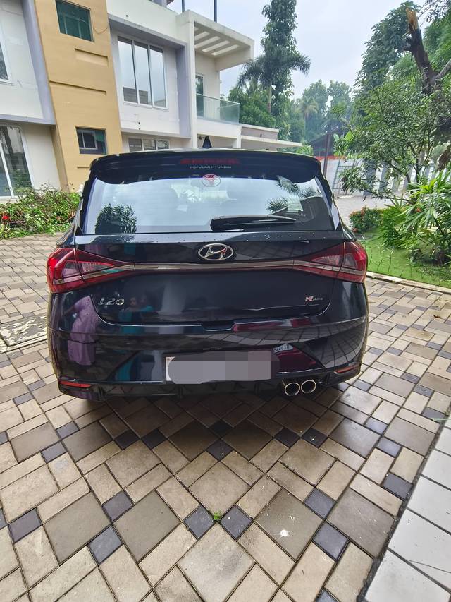 https://images10.gaadi.com/usedcar_image/4618751/original/processed_c17c47e3-3957-430f-8e1e-06c64b1a903d.jpg?imwidth=6402