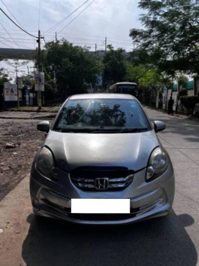 https://images10.gaadi.com/usedcar_image/4618755/original/processed_1831bdef-76a9-44bb-bacc-f220897376a5.jpeg?imwidth=6402