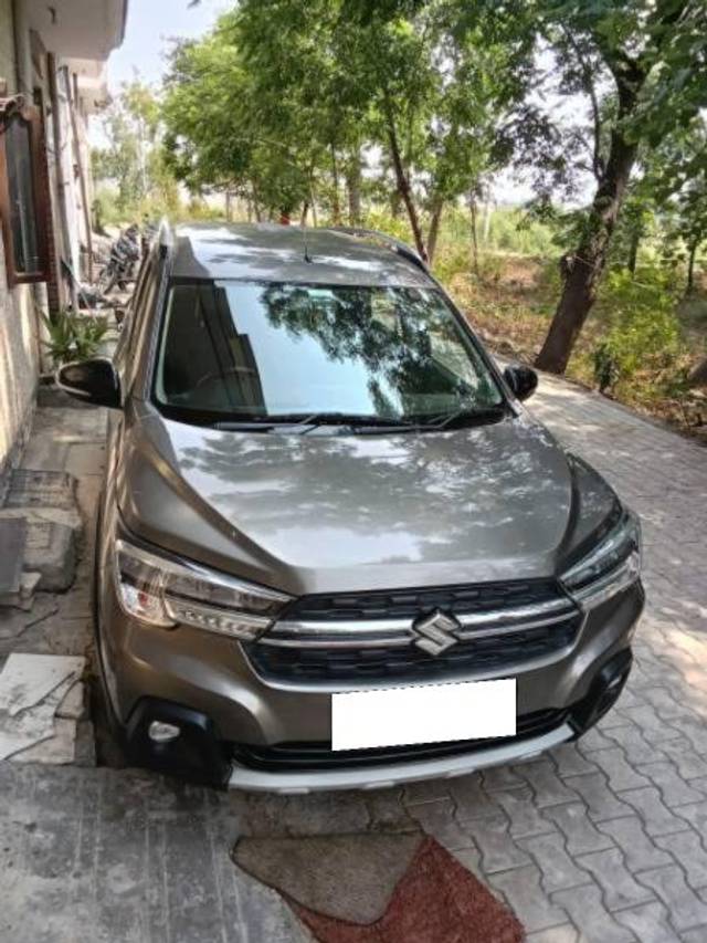 https://images10.gaadi.com/usedcar_image/4618819/original/processed_173f5939-94e5-413d-afe6-eac1efdc9148.jpg?imwidth=6400