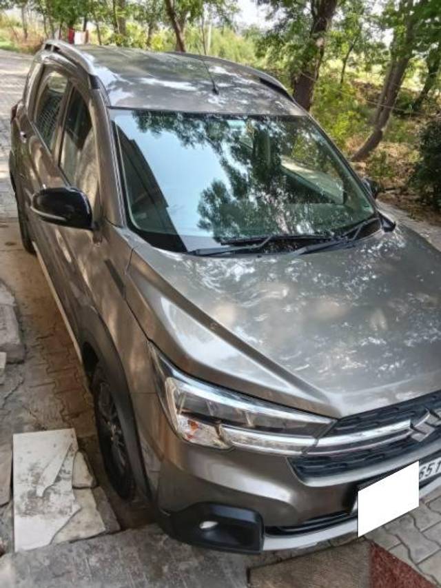 https://images10.gaadi.com/usedcar_image/4618819/original/processed_434d5b3d-6b03-4392-aef7-a89649f0f564.jpg?imwidth=6402