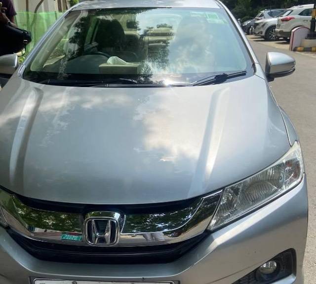 https://images10.gaadi.com/usedcar_image/4618841/original/processed_ae16949d-ceb3-45dc-9b36-9e8ded855c68.jpeg?imwidth=6400