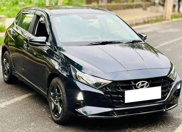 https://images10.gaadi.com/usedcar_image/4618858/original/processed_1f5aec7c2f69e672db75acd60fbe1fc8.jpg?imwidth=6400