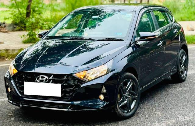 https://images10.gaadi.com/usedcar_image/4618858/original/processed_b1c3f6e879026fc99a10512bb1d58d79.jpg?imwidth=6400