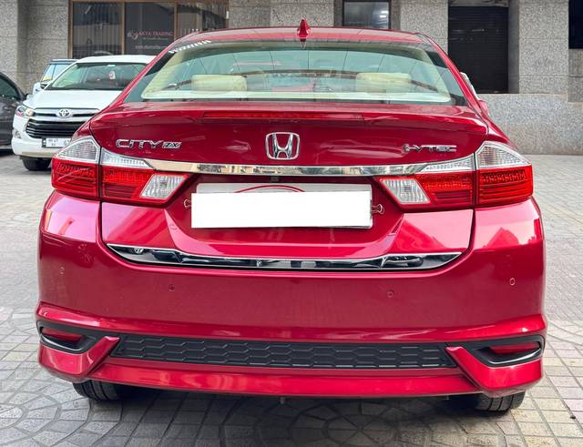 https://images10.gaadi.com/usedcar_image/4618864/original/processed_6fc71bd1e42c91902a224afd74d15659.jpg?imwidth=6401
