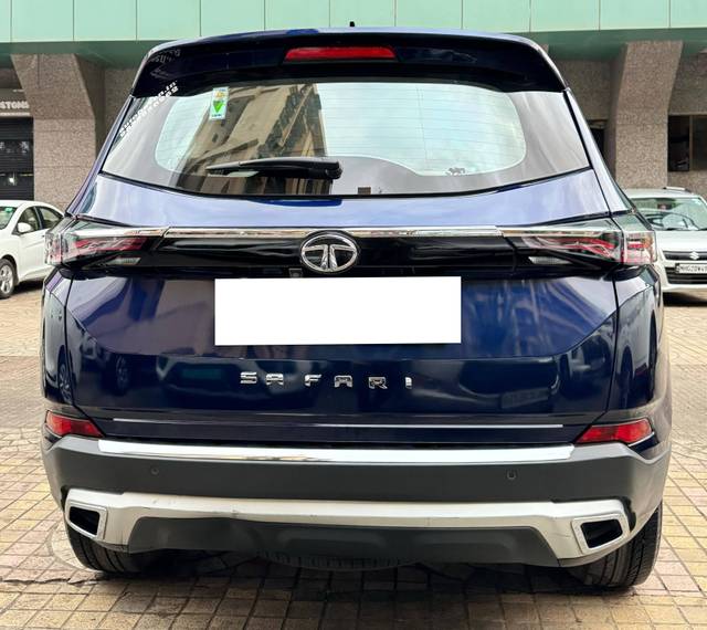 https://images10.gaadi.com/usedcar_image/4618867/original/processed_16a63bedd8fc845d215f44424a6b819c.jpg?imwidth=6402