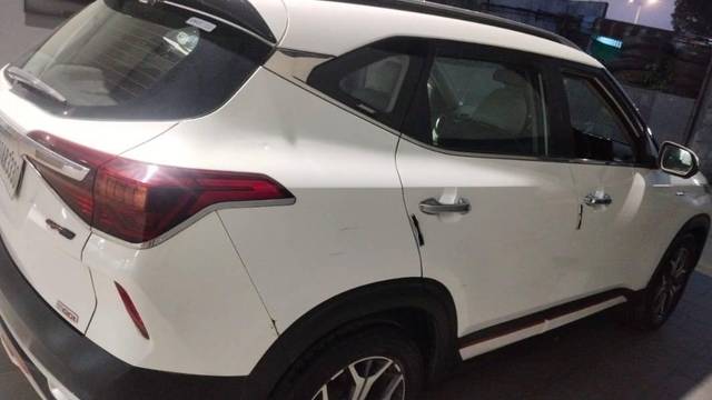 https://images10.gaadi.com/usedcar_image/4618910/original/processed_0ad06dca-eeb5-43d4-8951-c35643ebdb5e.jpeg?imwidth=6401