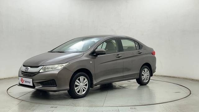 https://images10.gaadi.com/usedcar_image/4618970/original/6f274458158984bdcd4249bfa480e5f2.JPG?imwidth=6400