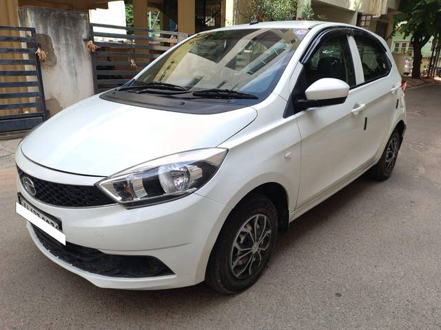 https://images10.gaadi.com/usedcar_image/4618996/original/processed_792d3a878aee47a27abbe24a538f1a34.jpg?imwidth=6400