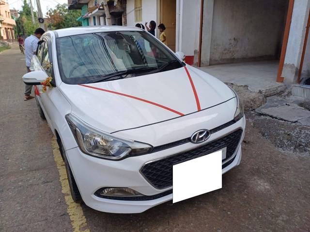 https://images10.gaadi.com/usedcar_image/4619044/original/processed_7e4e5841-fa47-46cc-8af1-b5f876dc5e64.jpg?imwidth=6400