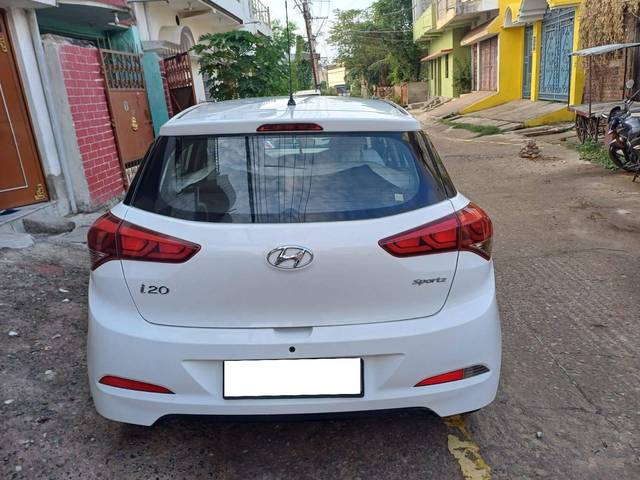 https://images10.gaadi.com/usedcar_image/4619044/original/processed_aa10244b-37a3-430c-92a7-3f035fb626d6.jpg?imwidth=6401