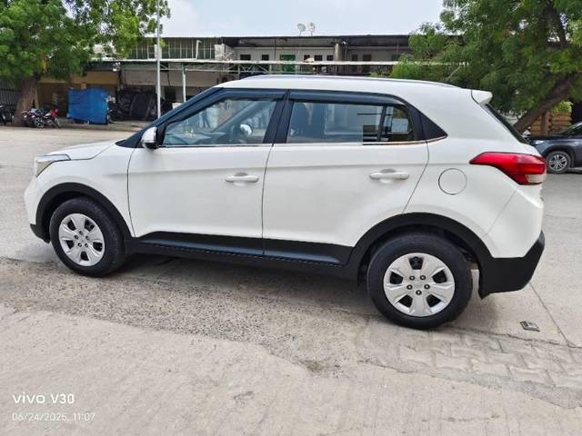 https://images10.gaadi.com/usedcar_image/4619048/original/processed_5f4c3ef9-c195-4553-b09c-5db32ece7309.jpg?imwidth=6402
