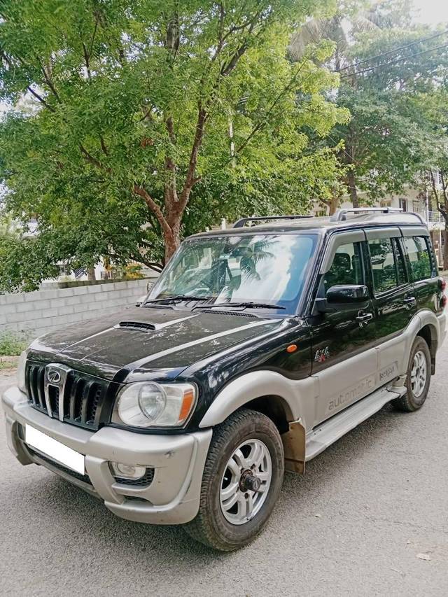 https://images10.gaadi.com/usedcar_image/4619089/original/processed_047d2b111df6b19bfa1b6d5e8b529cb3.jpg?imwidth=6402