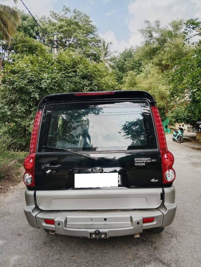 https://images10.gaadi.com/usedcar_image/4619089/original/processed_f06efa31a5dada712ced57cbb41c1a22.jpg?imwidth=6401