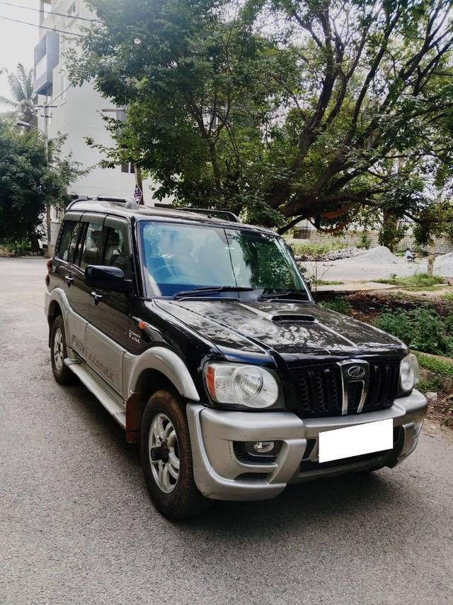 https://images10.gaadi.com/usedcar_image/4619089/original/processed_f8eeb742fe4b037c061bbdfdc89ffe06.jpg?imwidth=6400