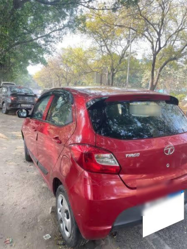 https://images10.gaadi.com/usedcar_image/4619106/original/84bbda5d-9df5-4bab-9ea7-829efddb02c6.png?imwidth=6402