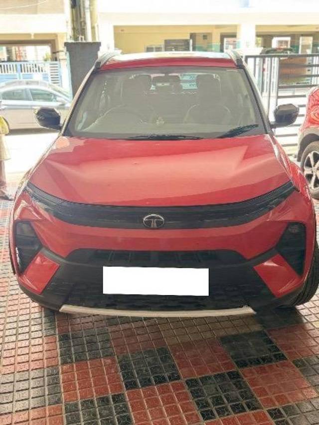 https://images10.gaadi.com/usedcar_image/4619120/original/processed_ad8a5d15-4a34-4ee4-93e7-bb22617ca187.jpeg?imwidth=6402