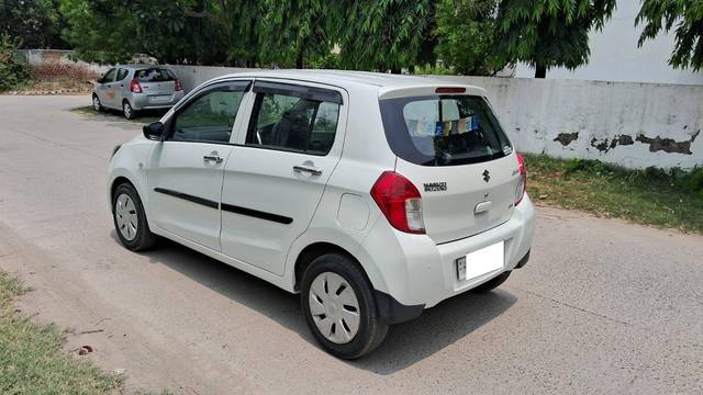 https://images10.gaadi.com/usedcar_image/4619137/original/processed_a819e8613d0749fd4d52dd58ee6ac4b8.jpg?imwidth=6402