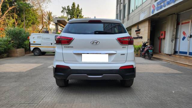 https://images10.gaadi.com/usedcar_image/4619141/original/processed_640ad2176606cac2ba6098c664701e42.jpg?imwidth=6401