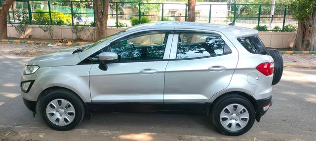 https://images10.gaadi.com/usedcar_image/4619151/original/c8ec9b71e3c0d31f5e867dff11a01a8c.jpg?imwidth=6402