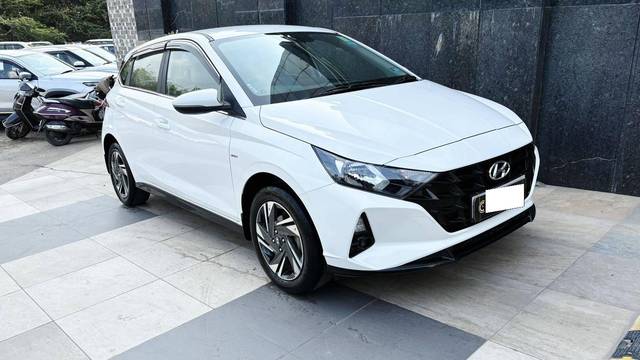 https://images10.gaadi.com/usedcar_image/4619157/original/processed_b4817c6423a4a89e6c872c11d6e32493.jpg?imwidth=6400