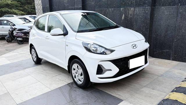 https://images10.gaadi.com/usedcar_image/4619163/original/processed_a937d84614089a84ea93f63baf221c52.jpg?imwidth=6400