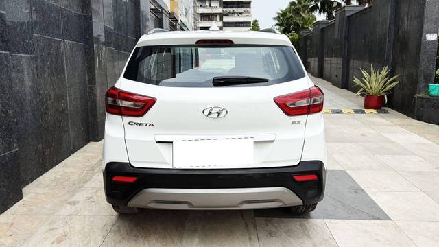 https://images10.gaadi.com/usedcar_image/4619165/original/processed_9848438da643c6a347cb6170685279a1.jpg?imwidth=6402