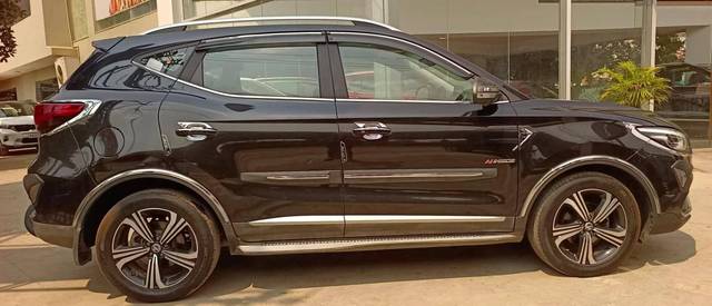 https://images10.gaadi.com/usedcar_image/4619189/original/processed_9ea4a2bb27a2f56bdc8ea661aaba8fd3.jpeg?imwidth=6401