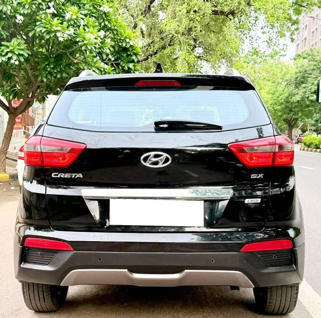 https://images10.gaadi.com/usedcar_image/4619214/original/processed_0c53aca0fd70bc48852471d03ab72664.jpg?imwidth=6402